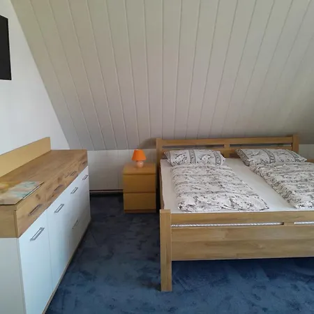 Ferienzimmer Am Walde 泽姆平